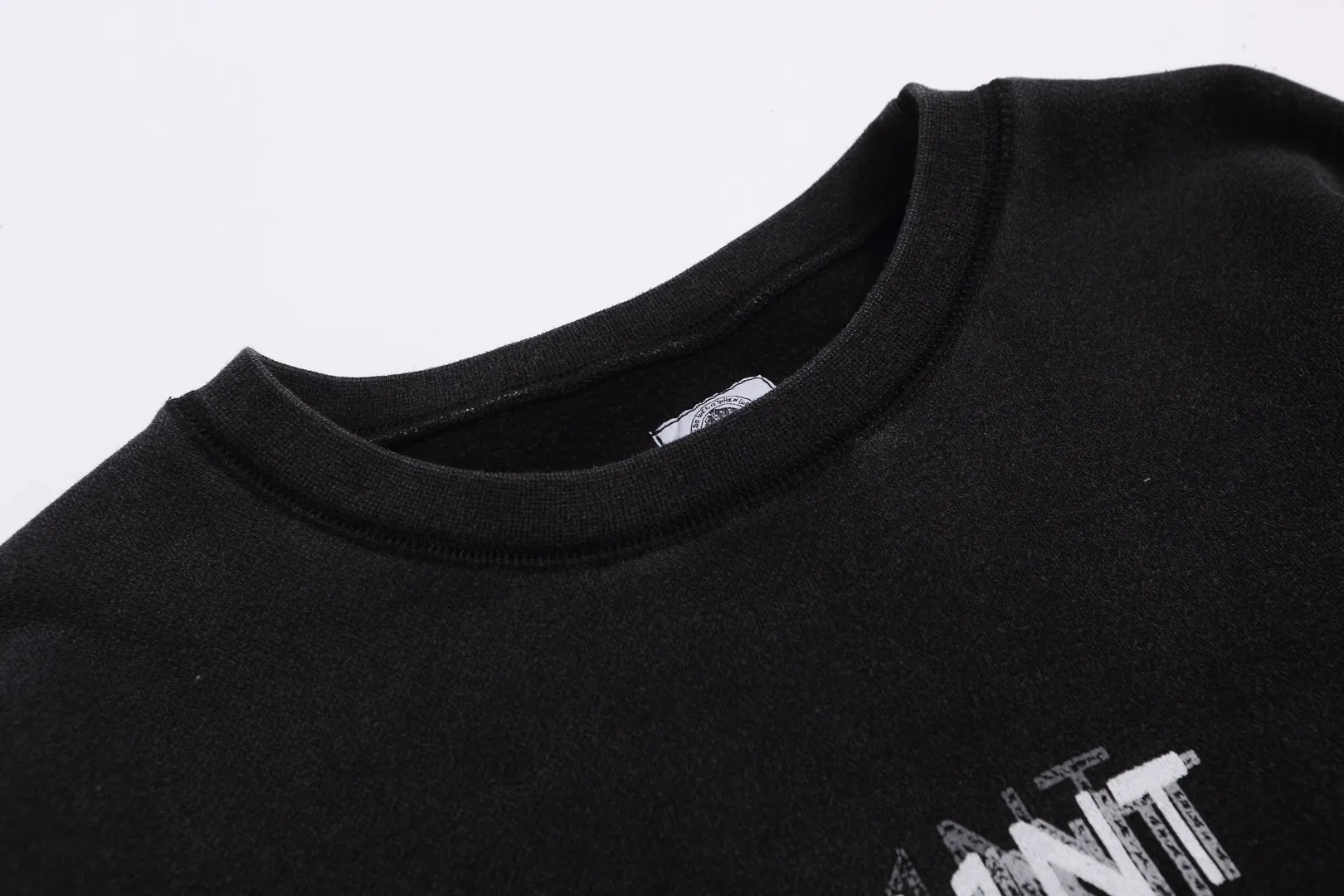 SAINT OF MICHAEL's new CREW SWEAT MX American retro round neck pullover loose velvet distressed washed long-sleeved sweatshirt Fabric: 420g Style number: SM606 Size: S-M-L-XL Color: Black Price: P198